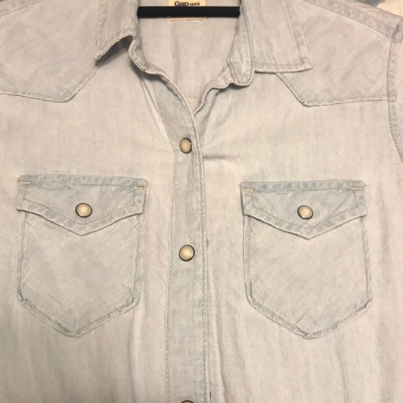 GAP western style light denim button down XS EUC - Picture 2 of 4
